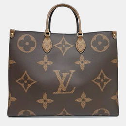 Louis Vuitton: Коричневая сумка 