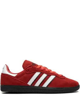 adidas: Красные кроссовки  X