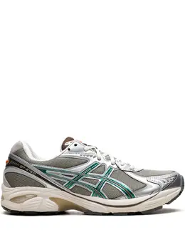 ASICS: Кроссовки 