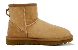 UGG: Коричневые ботинки  Classic Mini