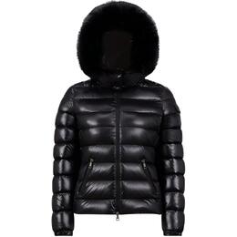 Moncler: Чёрный пуховик 