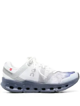 On Running: Белые кроссовки 