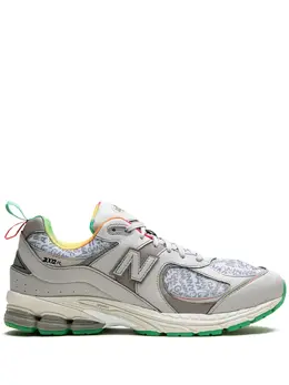 New Balance: Кроссовки  2002R