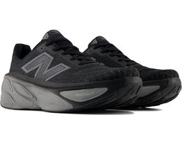 New Balance: Чёрные кроссовки  Fresh Foam