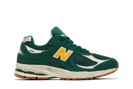 New Balance: Зелёные кроссовки  2002R