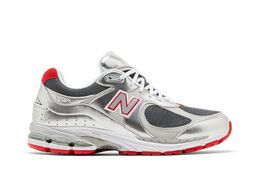 New Balance: Серебристые кроссовки  2002R