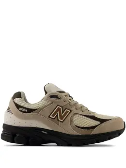 New Balance: Бежевые кроссовки  2002R