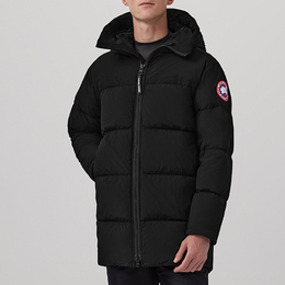 Canada Goose: Чёрное пальто 