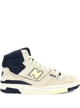 New Balance: Светлые кроссовки 