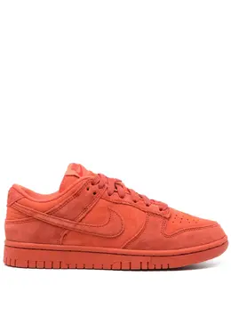 Nike: Красные кроссовки  Dunk Low SE