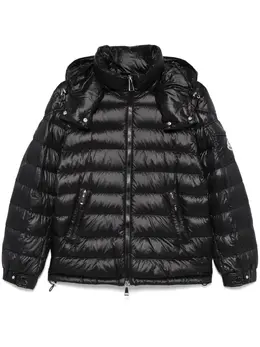 Moncler: Чёрная куртка 