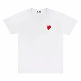 Comme des Garcons PLAY: Красная футболка  Heart