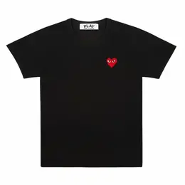 Comme des Garcons PLAY: Красная футболка  Heart