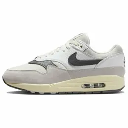 NIKE: Бежевые кроссовки  Air Max 1