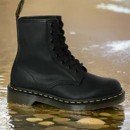 Dr. Martens: Чёрные ботинки  1460