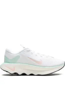 Nike: Белые кроссовки 