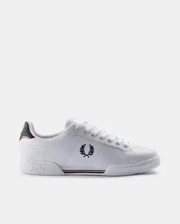 Fred Perry: Тёмные кроссовки 