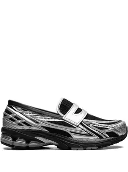 New Balance: Серебристые кроссовки 