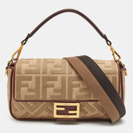 Fendi: Бежевая сумка  Baguette