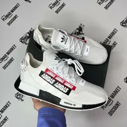 adidas: Белые кроссовки  NMD_R1