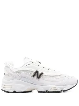 New Balance: Светлые кроссовки 