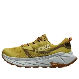 Hoka One One: Золотые кроссовки 