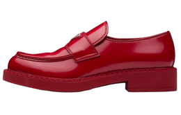 Prada: Красные кроссовки 