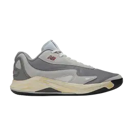 New Balance: Серые кроссовки 