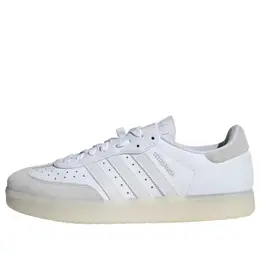 Adidas: Белые кроссовки 