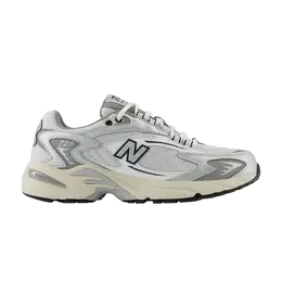 New Balance: Серебристые кроссовки 