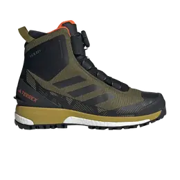 Adidas: Зелёные кроссовки  Terrex
