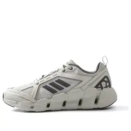 Adidas: Белые кроссовки  Climacool