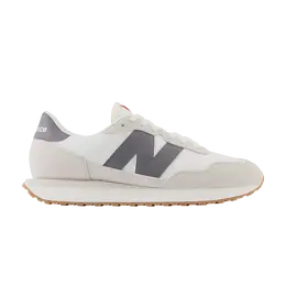 New Balance: Белые кроссовки  237