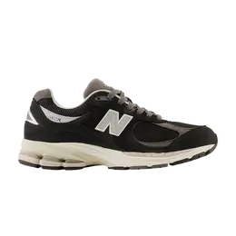New Balance: Чёрные кроссовки  2002R