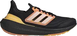 Adidas: Светлые кроссовки  UltraBoost