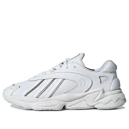 Adidas: Белые кроссовки 
