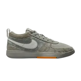 Nike: Зелёные кроссовки 