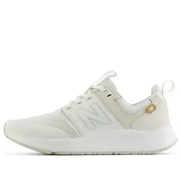 New Balance: Белые кроссовки 