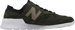 New Balance: Зелёные кроссовки 