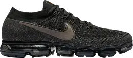 Nike: Тёмные кроссовки  Air Vapormax