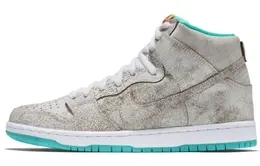 Nike: Серые кроссовки  SB Dunk High