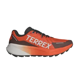 Adidas: Оранжевые кроссовки  Terrex