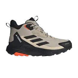 Adidas: Бежевые кроссовки  Terrex