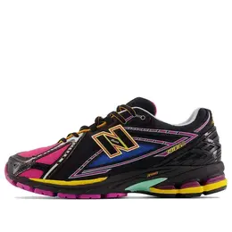 New Balance: Чёрные кроссовки 