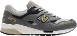 New Balance: Серые кроссовки 