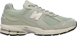 New Balance: Серебристые кроссовки  2002R