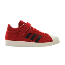 Adidas: Красные кроссовки 