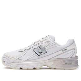New Balance: Белые кроссовки 