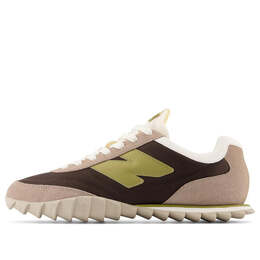 New Balance: Зелёные кроссовки 