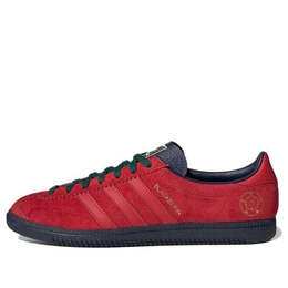 Adidas: Красные кроссовки 